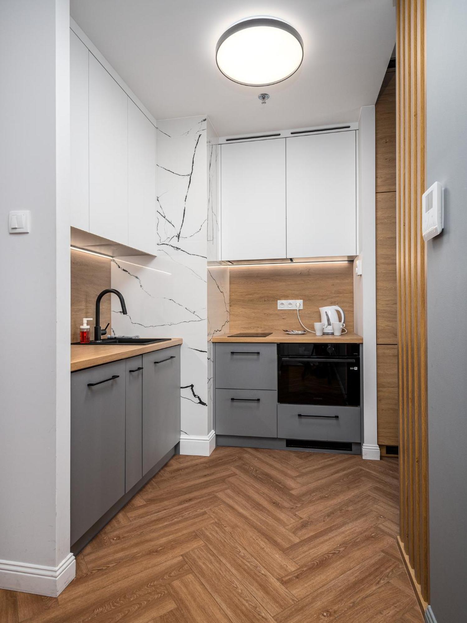 Wola Tower Deluxe Separate Bedroom With Free Garage - By Perfect Apart Warszawa Zewnętrze zdjęcie